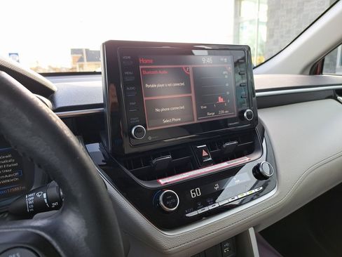 Used 2022 Toyota Corolla Cross LE image 13