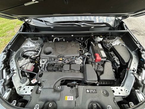 Used 2024 Toyota RAV4 XLE FWD image 12