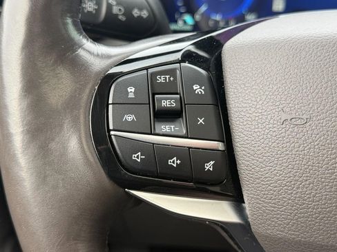 Used 2022 Ford Explorer Platinum w/ Equipment Group 601A image 35