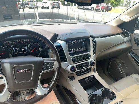 Used 2018 GMC Yukon SLT w/ Premium Edition image 14