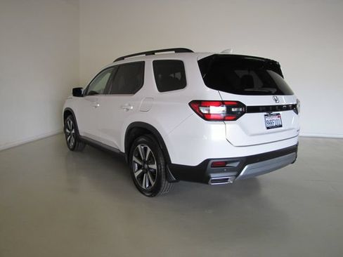 Certified 2023 Honda Pilot Touring image 23
