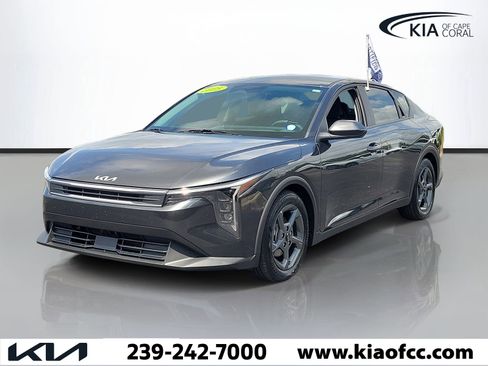 Certified 2025 Kia K4 FWD image 3