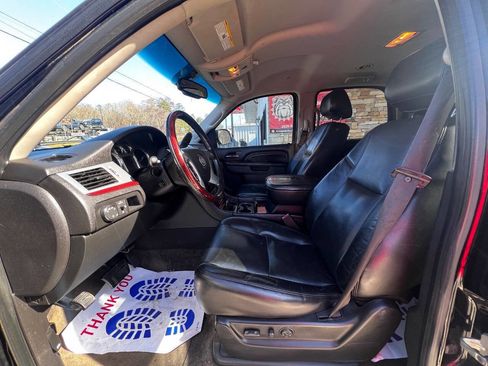 Used 2010 Cadillac Escalade 2WD image 16