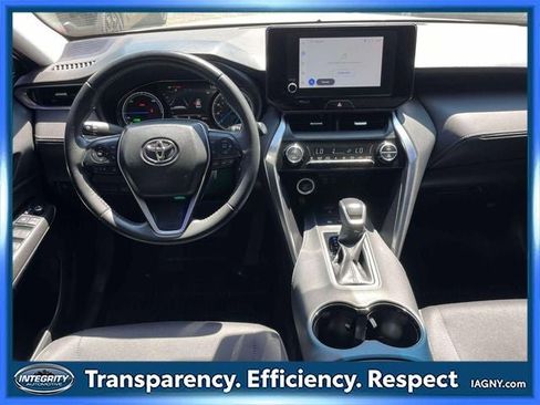 Used 2023 Toyota Venza LE AWD/4WD image 13