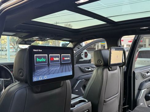 Used 2024 GMC Yukon XL Denali w/ Advanced Technology Package image 35