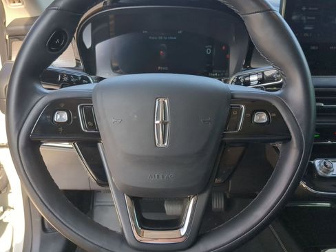 Used 2024 Lincoln Corsair Reserve image 13