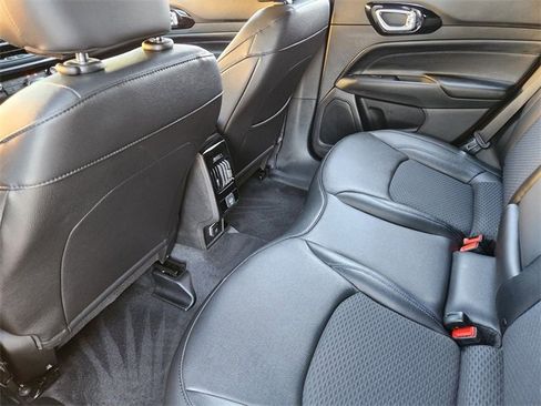 Used 2026 Jeep Compass Latitude image 27