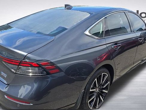 Used 2024 Honda Accord Touring image 4