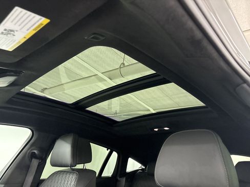 Used 2025 BMW X6 M60i w/ Executive Package image 16