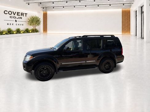 Used 2012 Nissan Pathfinder LE RWD image 5