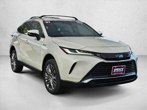 Used 2021 Toyota Venza XLE w/ Softex Package AWD/4WD image 3