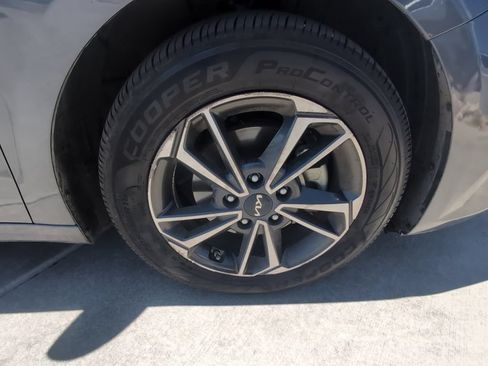 Used 2022 Kia Forte LXS FWD image 32
