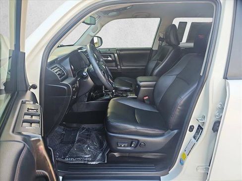 Used 2020 Toyota 4Runner TRD Off-Road Premium AWD/4WD image 16