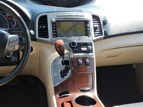 Used 2011 Toyota Venza w/ Premium Pkg #2 FWD image 13