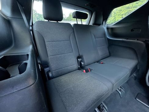 Used 2024 Chevrolet Traverse LT FWD image 30