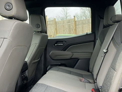 Used 2024 Chevrolet Colorado ZR2 w/ Technology Package image 26