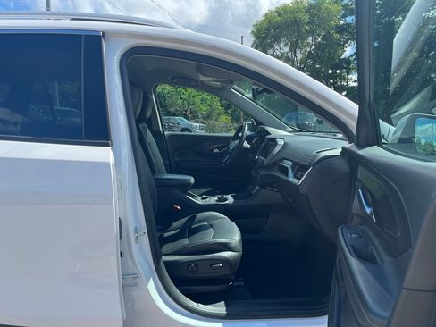 Used 2024 GMC Terrain SLT FWD image 34