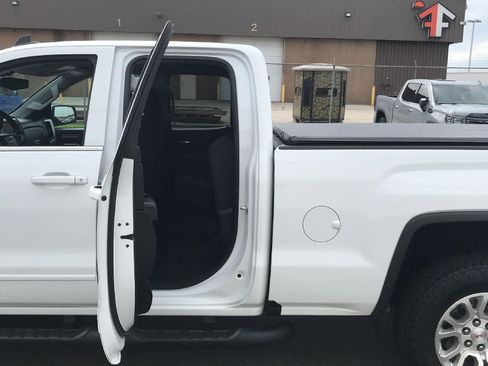 Used 2017 GMC Sierra 1500 SLE w/ SLE Value Package AWD/4WD image 21