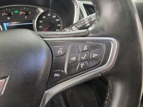 Used 2018 Chevrolet Equinox Premier FWD image 19