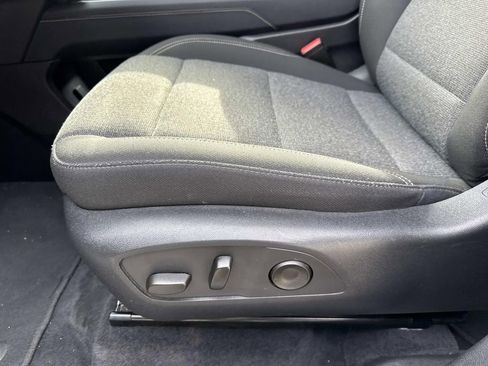 Used 2025 GMC Acadia Elevation image 18