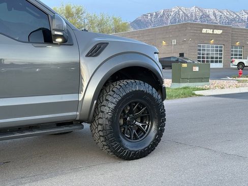 Used 2018 Ford F150 Raptor w/ Equipment Group 802A Luxury image 4