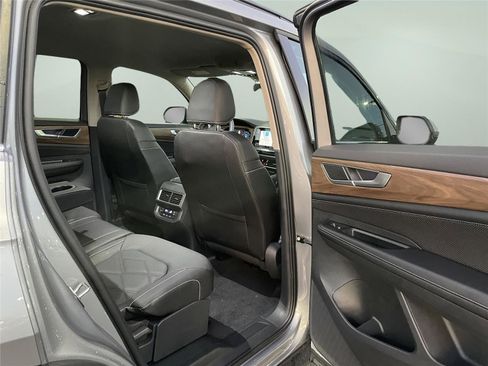 New 2026 Volkswagen Atlas SE image 20