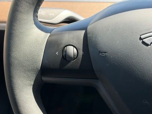 Used 2023 Tesla Model 3 Standard Range image 10