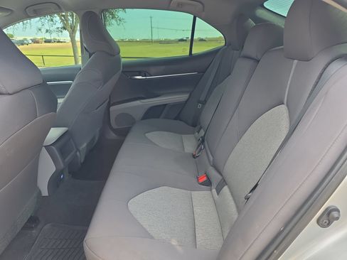 Used 2021 Toyota Camry LE FWD image 11