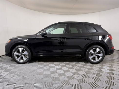 Used 2025 Audi Q5 2.0T Premium w/ Convenience Plus Package image 2