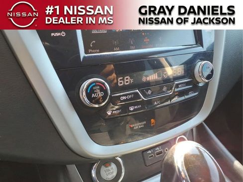Used 2020 Nissan Murano SV FWD image 17