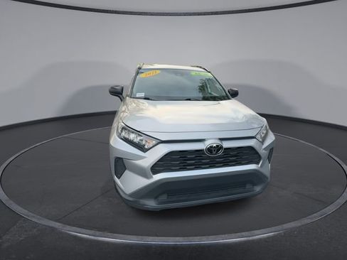 Used 2021 Toyota RAV4 LE image 4