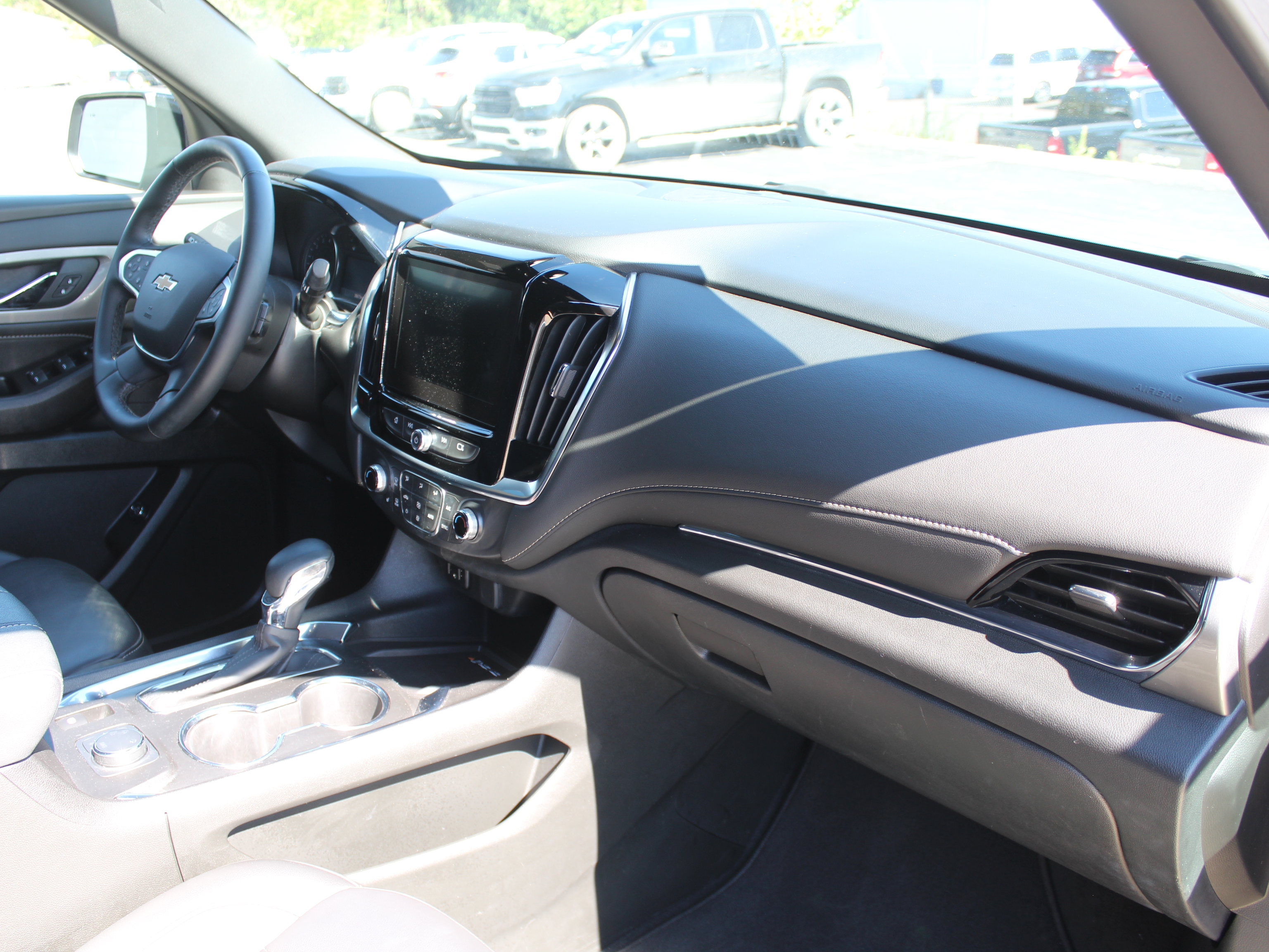 Used 2023 Chevrolet Traverse LT AWD/4WD image 30