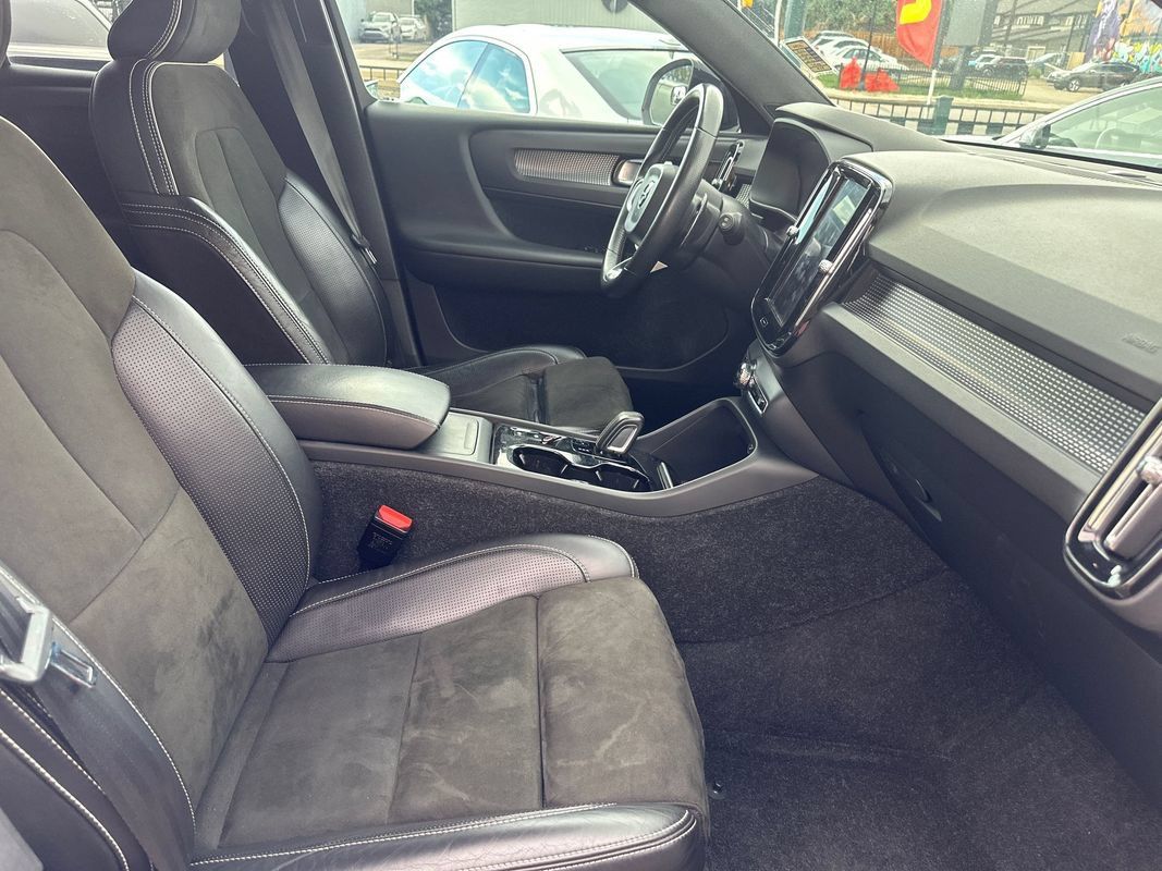 Used 2019 Volvo XC40 T5 R-Design AWD/4WD image 34