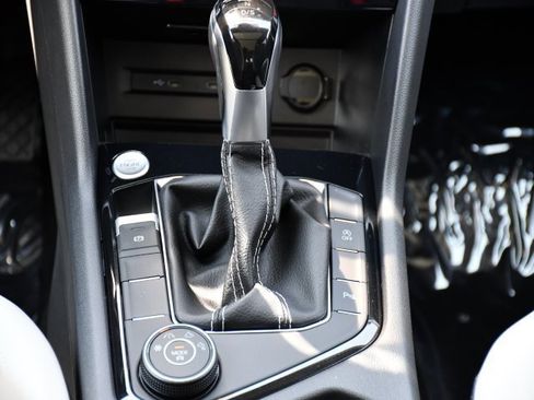 New 2025 Volkswagen Taos SE image 27