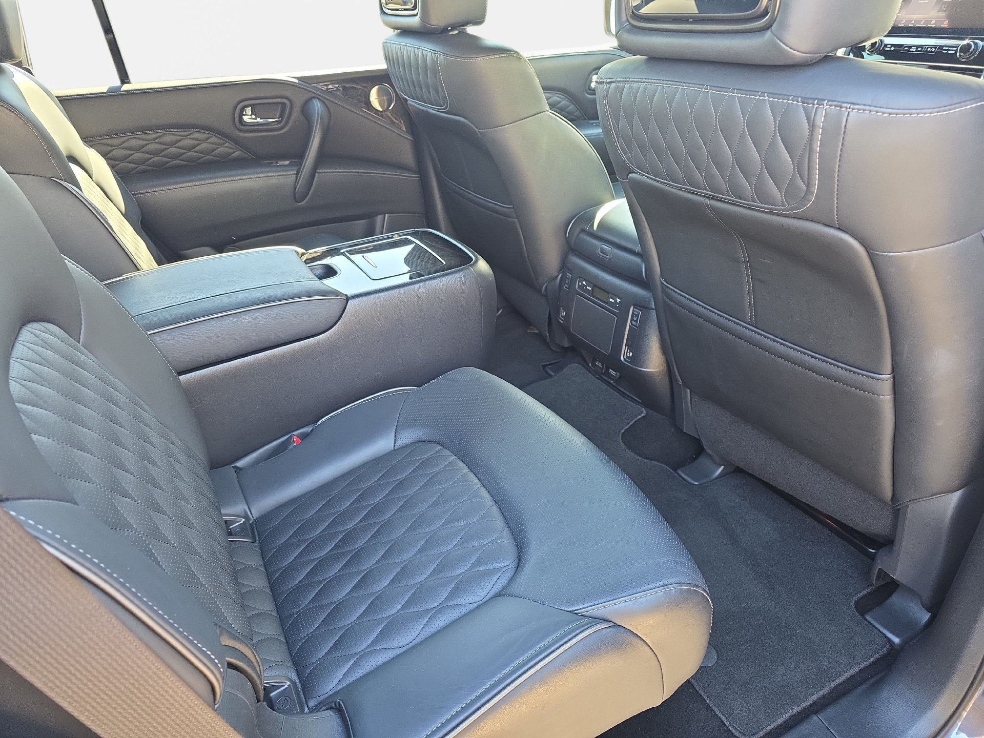 Certified 2023 INFINITI QX80 Sensory w/ All-Season Package AWD/4WD image 11