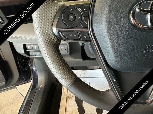 Used 2022 Toyota Avalon Limited w/ Advanced Safety Package FWD image 11