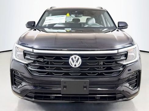 New 2026 Volkswagen Atlas Cross Sport SEL R-Line image 2