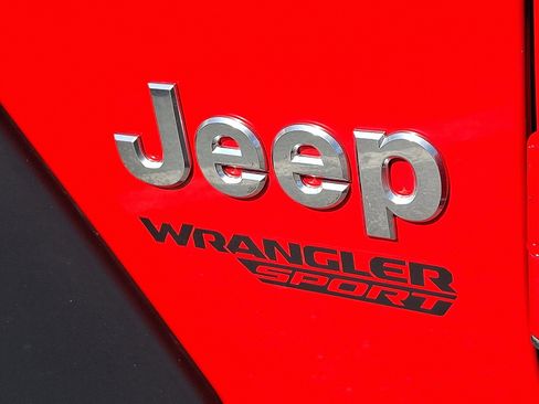 Used 2018 Jeep Wrangler Sport image 29