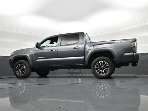 Used 2022 Toyota Tacoma TRD Sport w/ Technology Package RWD image 37