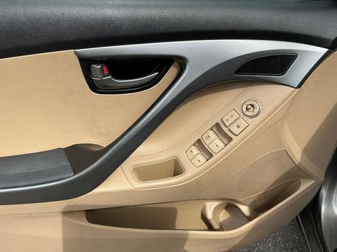 Used 2013 Hyundai Elantra GLS image 14