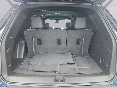 Used 2023 Chevrolet Traverse LT AWD/4WD image 35