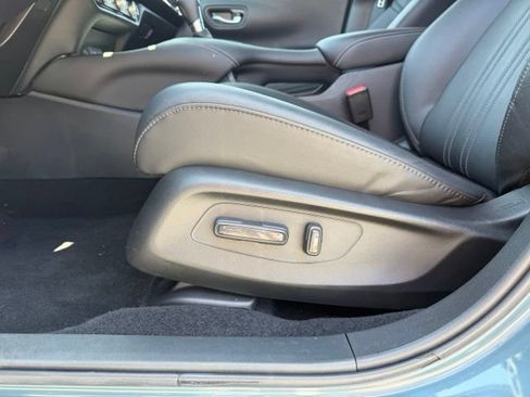 Used 2026 Honda HR-V EX-L image 9