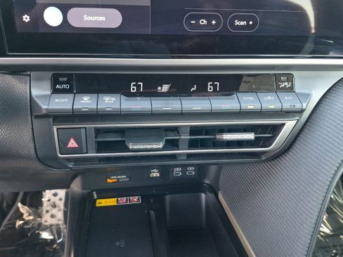 Certified 2025 Toyota Camry SE w/ Multimedia Upgrade Package AWD/4WD image 18