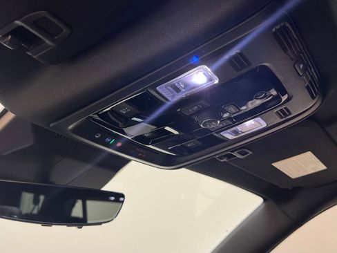 Certified 2025 Cadillac Escalade ESV Sport image 22