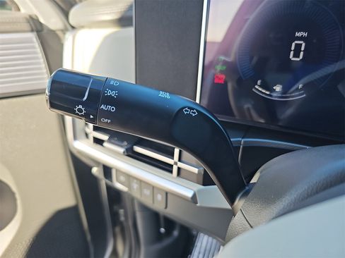 Certified 2025 Hyundai Santa Fe SEL image 22