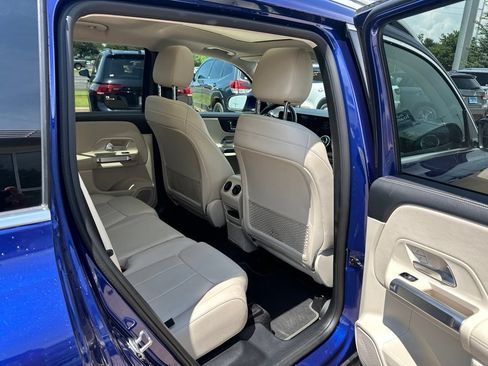 Used 2021 Mercedes-Benz GLB 250 w/ Premium Package image 16