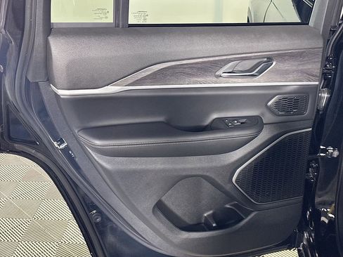 New 2025 Jeep Grand Cherokee Limited w/ Trailer Tow Package image 20