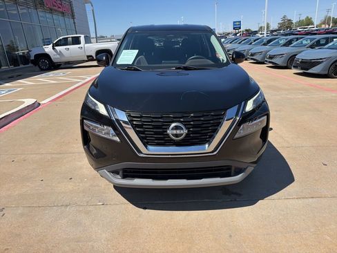 Used 2023 Nissan Rogue SV FWD image 8
