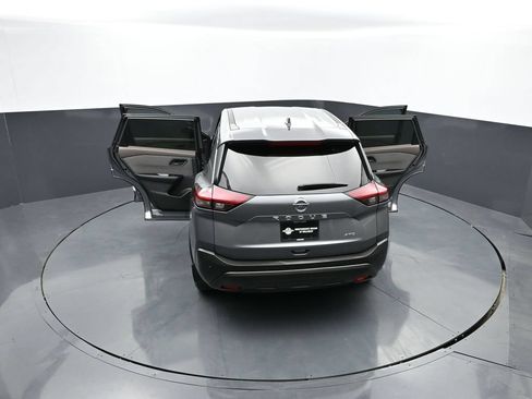 Used 2021 Nissan Rogue S AWD/4WD image 30