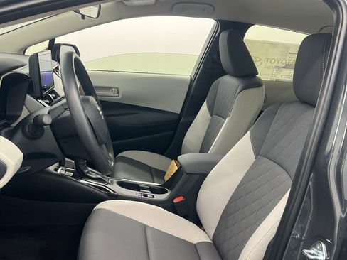 Used 2026 Toyota Corolla LE image 9